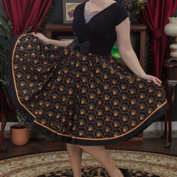 Maya Kern Bee Print Circle Midi Skirt Plus Size 6XL - Picture 1 of 10